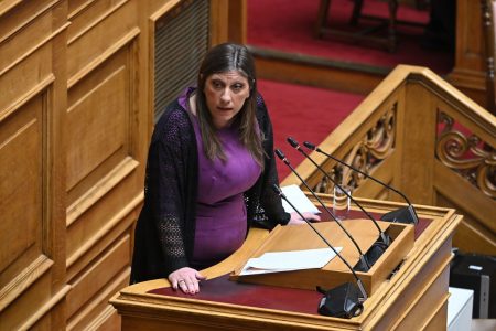 Νέο επεισόδιο με Κωνσταντοπούλου – Η απειλή για το άρθρο 81, διακόπηκε η συνεδρίαση