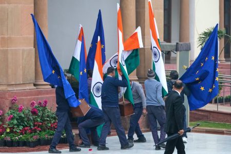 Πώς ο Τραμπ έφερε πιο κοντά ΕΕ και Ινδία