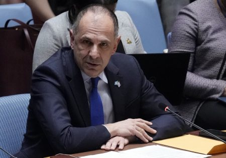 Γεραπετρίτης: «Δεν υπάρχουν γκρίζες ζώνες»- Η Αθήνα δηλώνει παρούσα στη σταθεροποίηση της Γάζας