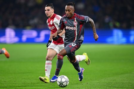 Άγιαξ – Ολυμπιακός: Ο Μαρτίνς άνοιξε το σκορ μετά από μαγικό συνδυασμό