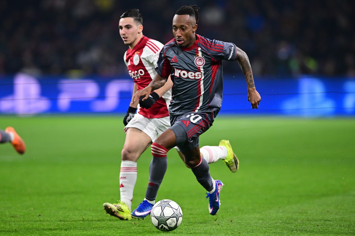 Άγιαξ – Ολυμπιακός: Ο Μαρτίνς άνοιξε το σκορ μετά από μαγικό συνδυασμό