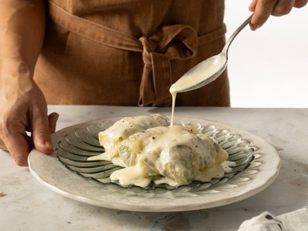 Φάγαμε τους θρυλικούς ντολμάδες του Οικονόμου και μάθαμε τα μυστικά τους