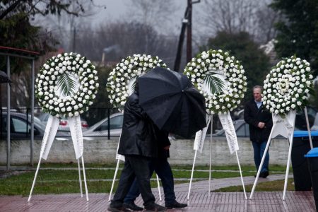 Βιολάντα: Θλίψη και οργή στις κηδείες των γυναικών – Τραγικές φιγούρες σύζυγοι και παιδιά