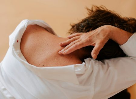 Πώς να φροντίζετε πραγματικά τον αυχένα σας