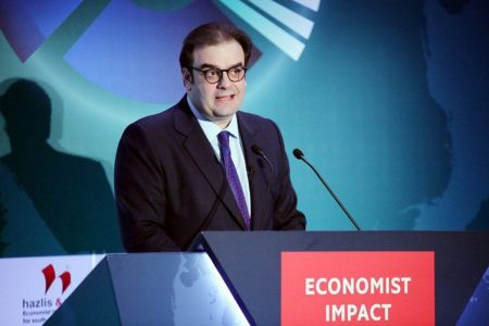 Πιερρακάκης: «Ούτε εφησυχασμός ούτε μοιρολατρία» – Πώς θα αντεπεξέλθει η ΕΕ στις προκλήσεις