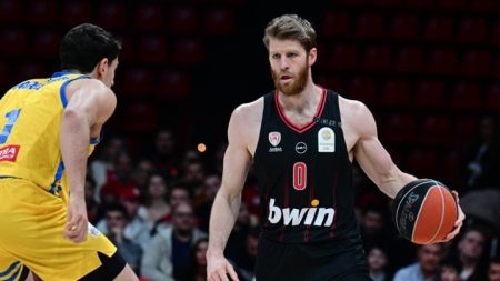 Ο Ολυμπιακός συνεχίζει αήττητος στην Basket League με νίκη επί του Περιστερίου