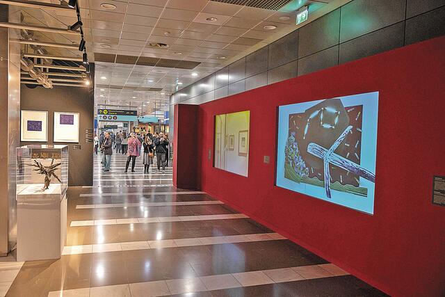 Στο πλατό με τον Γουόρχολ