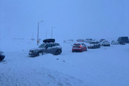 Δράμα: Εγκλωβισμένοι 100 επισκέπτες στο καταφύγιο του Φαλακρού