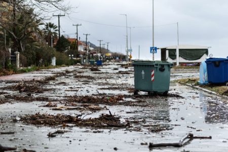 Δρόμοι ποτάμια και βυθισμένα χωράφια – «Σάρωσε» τη χώρα η κακοκαιρία