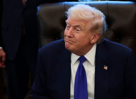 Τι θα γίνει αν οι ΗΠΑ τραβήξουν την πρίζα; Η Ευρώπη ψάχνει Plan B για όπλα, δορυφόρους, Internet