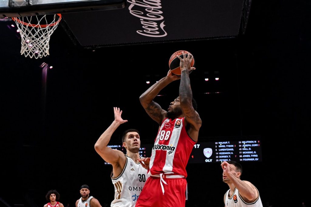 Ντουμπάι – Ολυμπιακός 108-98: Λύγισαν στην παράταση οι ερυθρόλευκοι