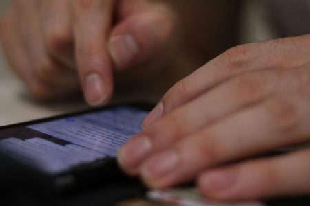Νέα απάτη με SMS δήθεν από τα ΕΛΤΑ – Τι να προσέξετε