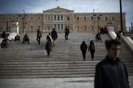 Θα βοηθήσει η Συνταγματική αναθεώρηση την κυβέρνηση;