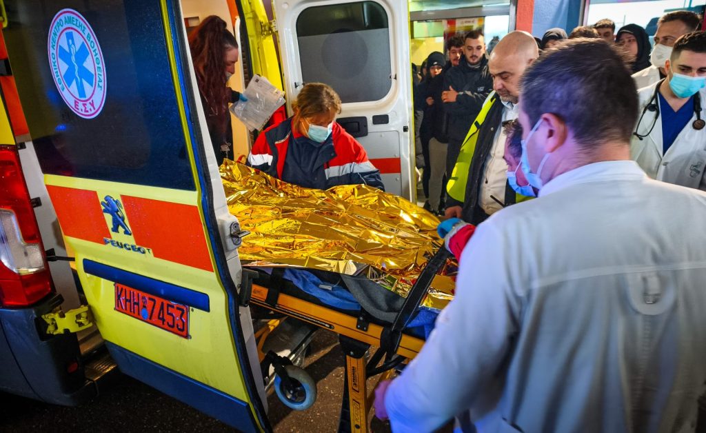 Στη Θεσσαλονίκη επιστρέφει ο πολυτραυματίας φίλος του ΠΑΟΚ – Στην Τιμισοάρα το αεροσκάφος του ΕΚΑΒ