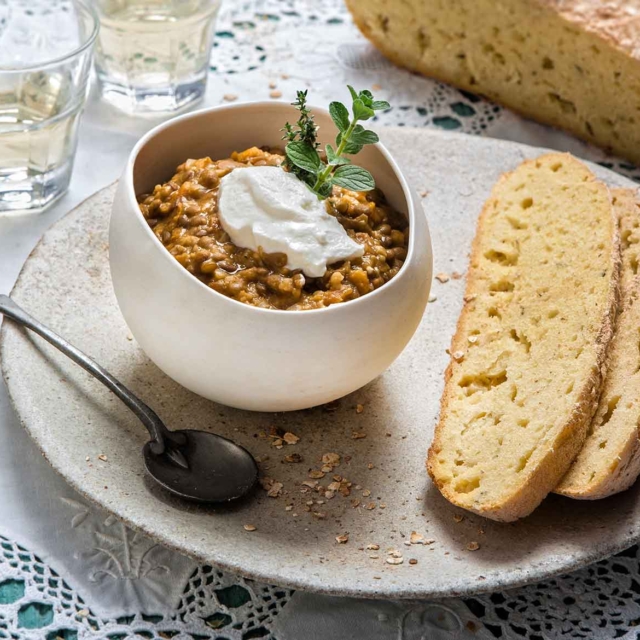 Φακές με πλιγούρι αρωματισμένες με μπαχαρικά