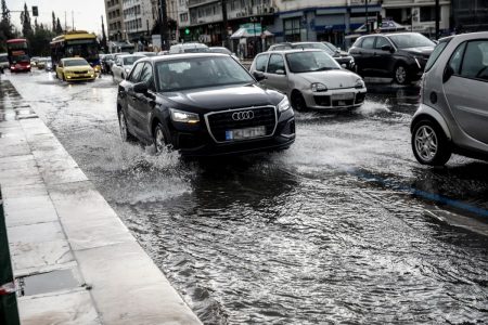 Καιρός: Έρχονται καταιγίδες και χαλάζι τις επόμενες ώρες