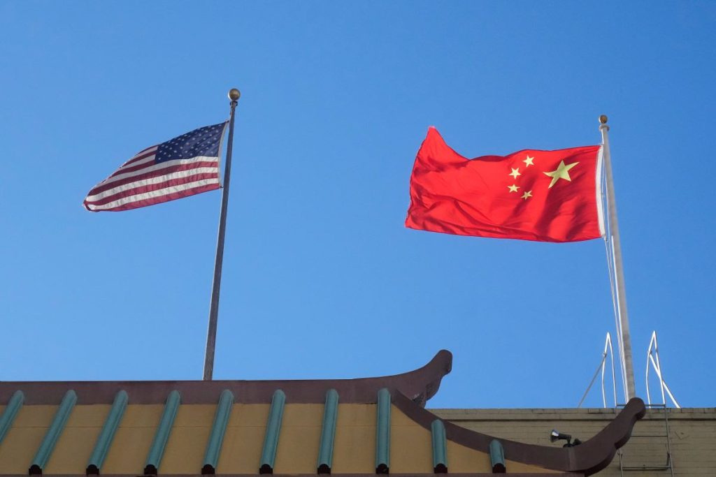 Η αμερικανική και η κινεζική οικονομία οδεύουν προς ένα «άσχημο» διαζύγιο