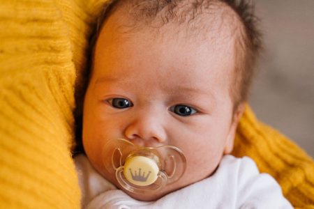 Nestle: 36 βρέφη μολύνθηκαν από γάλα σε σκόνη