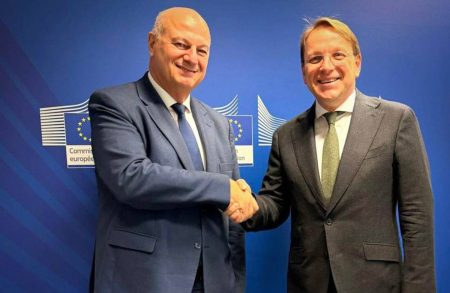 Ευλογιά των αιγοπροβάτων: Συνάντηση Βάρχελι με Τσιάρα – Τι συζήτησαν