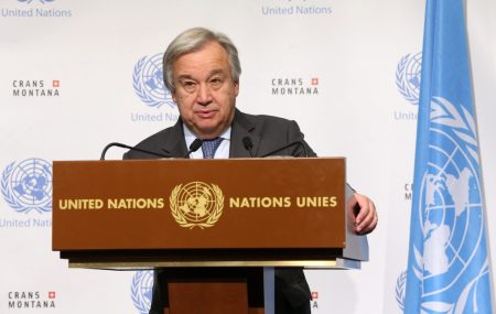 ΟΗΕ: Κινδυνεύει με οικονομική κατάρρευση, ο παράγοντας Τραμπ