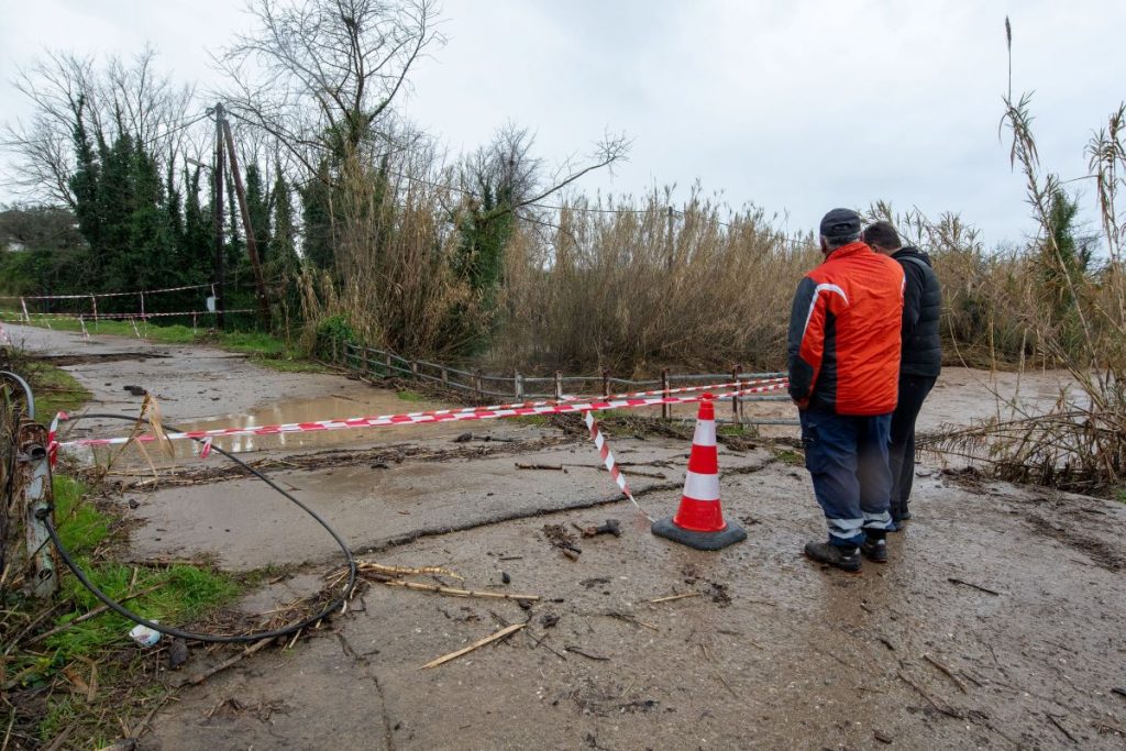 Στο έλεος της κακοκαιρίας Πρέβεζα, Αρκαδία και Ηλεία με κατολισθήσεις και πλημμύρες