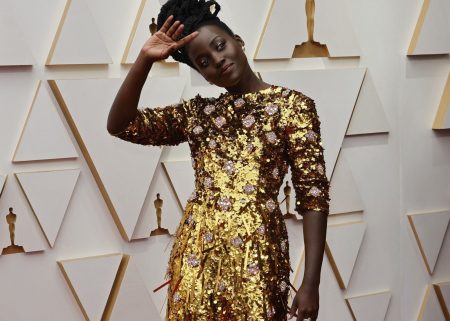 «Οδύσσεια» του Νόλαν: Γιατί η επιλογή Λουπίτα Νιόνγκο για την Ωραία Ελένη προκαλεί αντιδράσεις