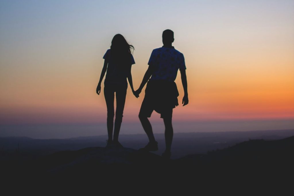 Γιατί κάποιοι άνθρωποι μάς «κάνουν κλικ»;