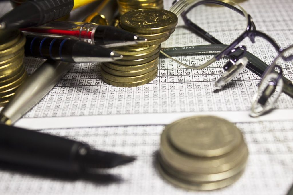 Τα υπερπλεονάσματα φέρνουν νέες παροχές