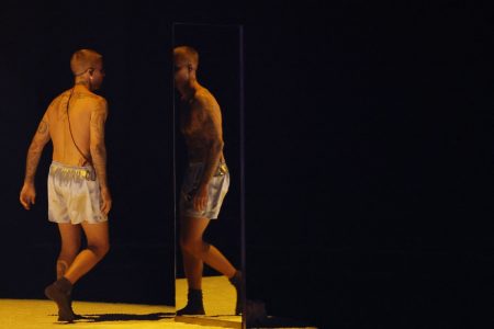 Από τον Justin Bieber στη Sydney Sweeney: Γιατί τόσοι διάσημοι μάς πουλάνε τα εσώρουχα τους