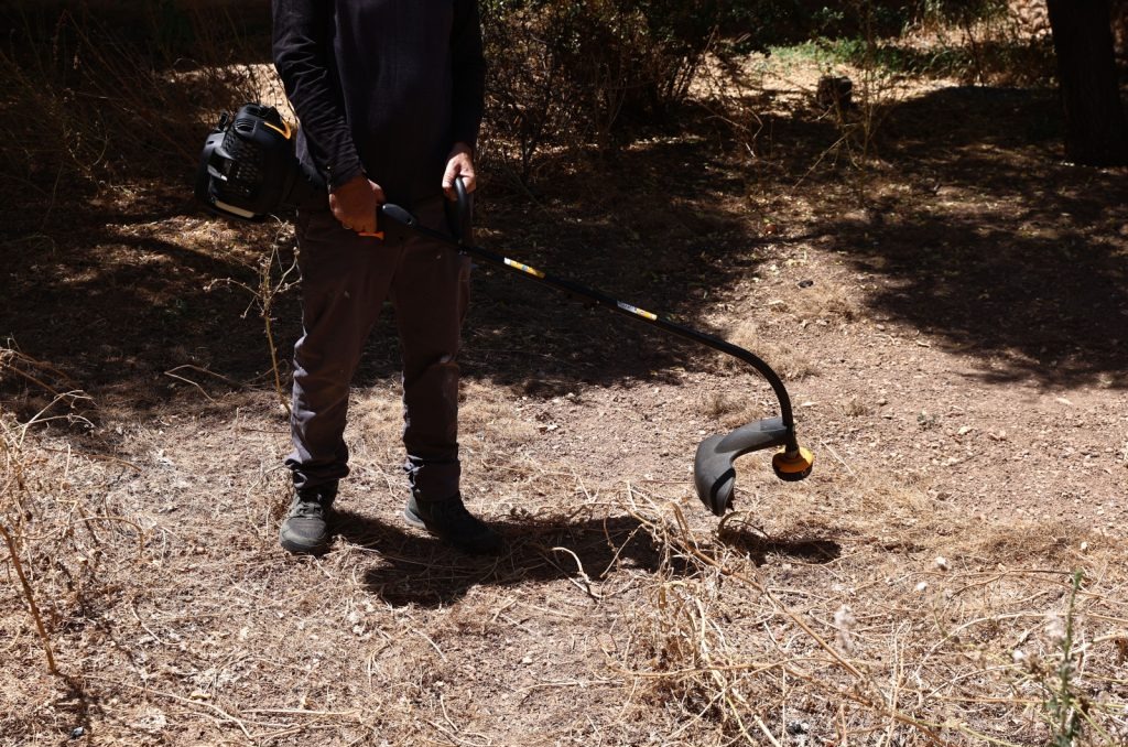 Τι αλλάζει με τα ακαθάριστα οικόπεδα: Πρόστιμα, προθεσμίες και το νέο Μητρώο Πυροπροστασίας