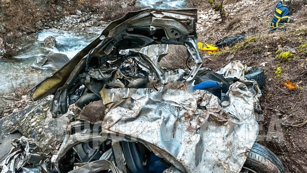 Ευρυτανία: θανατηφόρο τροχαίο, ΙΧ έπεσε σε γκρεμό 300 μέτρων
