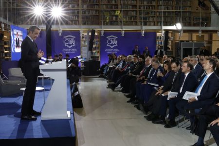 «Για όλα υπάρχει μια ελληνική λέξη» - Tο μήνυμα Μητσοτάκη για τα ελληνικά και το μέλλον