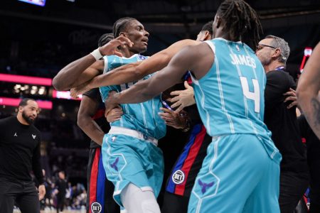 NBA: Συμπλοκή των παικτών και τέσσερις αποβολές στο Χόρνετς – Πίστονς