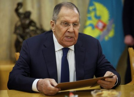 Μήνυμα Λαβρόφ: Όρια στα πυρηνικά ανάλογα με ΗΠΑ – Αντίμετρα στη Γροιλανδία αν χρειαστεί