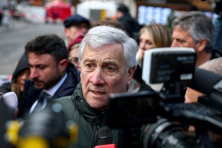 Αντόνιο Ταγιάνι κατά Μακρόν και κοινού χρέους: «Συζητάμε μόνο για πράματα που ενώνουν»