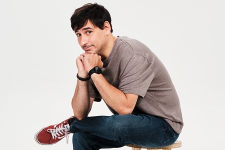 Βασίλης Μαυρογεωργίου στο «Βήμα»: «Είναι δύσκολο να μεγαλώνεις παιδιά»