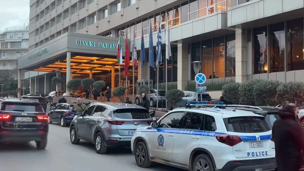 Τηλεφώνημα για βόμβα στο ξενοδοχείο Divani Caravel