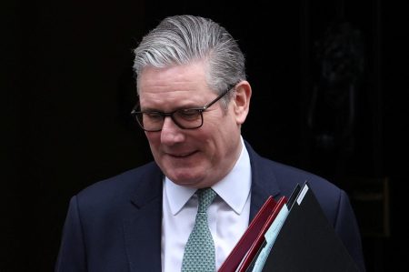 Παραιτείται ο γενικός γραμματέας της κυβέρνησης Στάρμερ