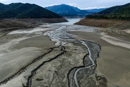 Λειψυδρία: Το κυβερνητικό σχέδιο για το νερό και ο «πόλεμος» των εταιρειών