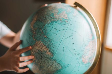 Ancestry Travel: Η νέα τάση στον τουρισμό που φέρνει επισκέπτες στην Ελλάδα