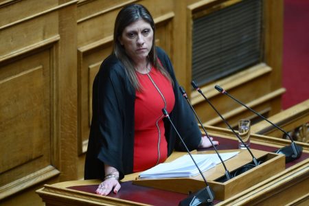 Ζωή Κωνσταντοπούλου: Δημοσίευσε το sms που έστειλε στον Μιχάλη Χρυσοχοΐδη