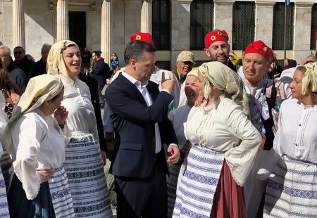 Τσικνοπέμπτη: Αναβίωσε το έθιμο των Κορδελάτων – Χορός σε Ερμού και Κοτζιά