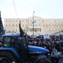 Στο Σύνταγμα με τρακτέρ: Οι αγρότες παίζουν το τελευταίο τους χαρτί, η Αθήνα «κόβεται στα δύο»