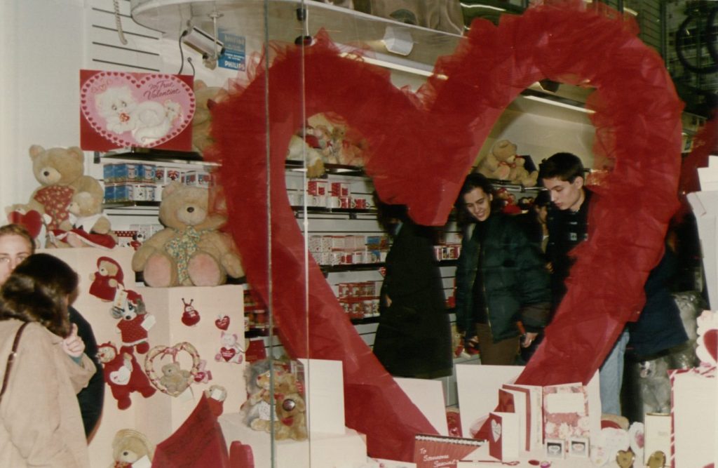 Πώς καθιερώθηκε ο Άγιος Βαλεντίνος ως γιορτή των ερωτευμένων