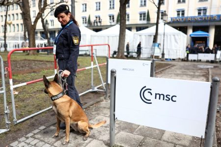 Στο τραπέζι ευρωπαϊκή άμυνα, διατλαντικές σχέσεις - Συνεχής ενημέρωση