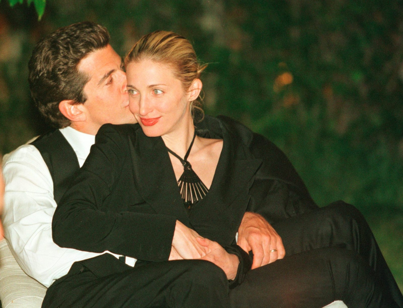 Κυκλοφόρησε το δεύτερο trailer του Love Story: John F. Kennedy Jr. & Carolyn Bessette – Νέα πλάνα από τη σειρά του Ryan Murphy