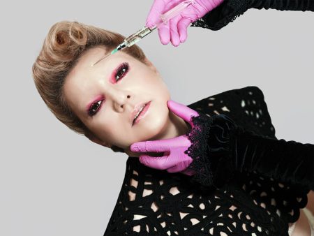 Το «Πορτρέτο του Ντόριαν Γκρέι»: H Νάντια Κοντογεώργη υποδύεται 26 ρόλους στη σκηνή