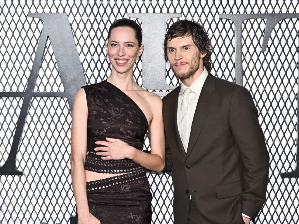 Ρεμπέκα Χολ & Έβαν Πίτερς στο ΒΗΜΑ για το «The Beauty»: Ένα σκοτεινό αστυνομικό θρίλερ για την πίεση της «τέλειας εικόνας»