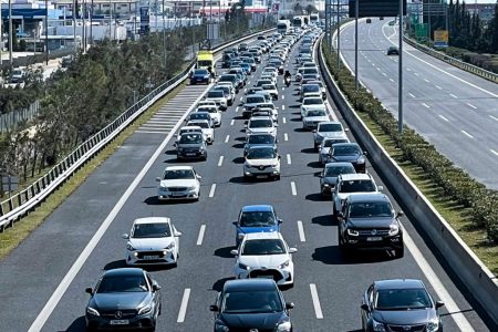 Κυκλοφοριακές ρυθμίσεις σε Αττική Οδό: Κλειστές είσοδοι στο ρεύμα προς Αεροδρόμιο