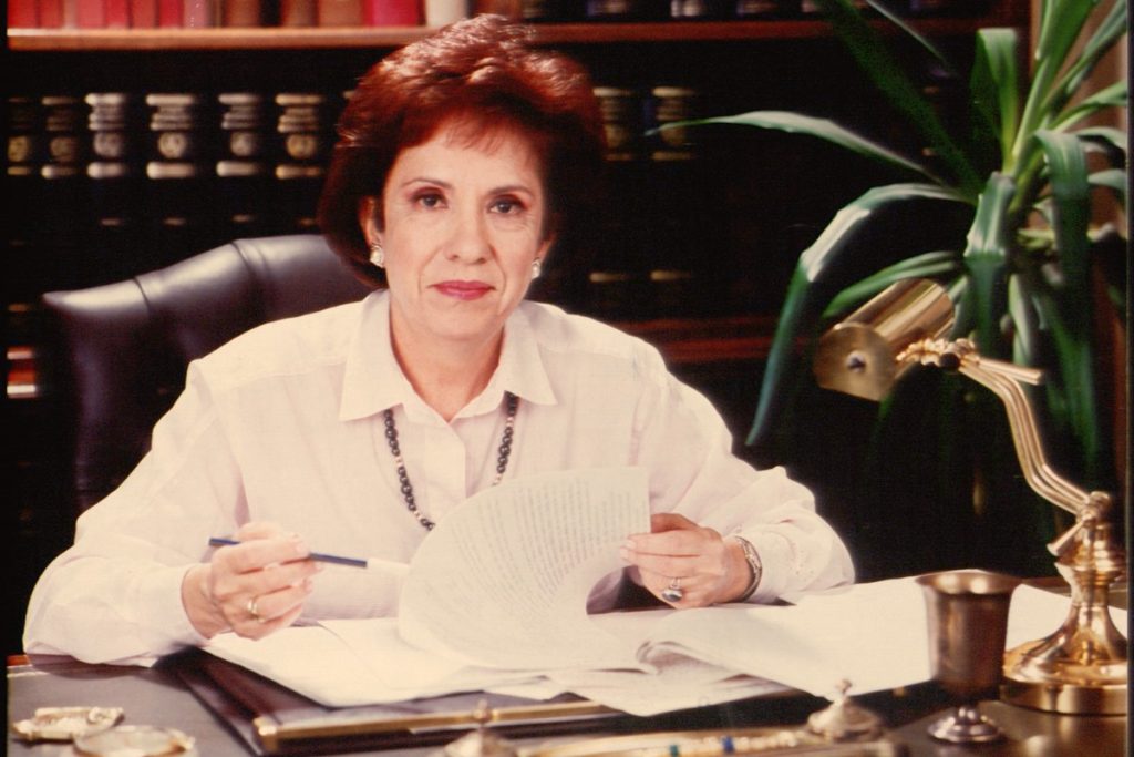 Άννα Ψαρούδα – Μπενάκη: Η γυναίκα που έσπασε τα «άβατα» της πολιτικής